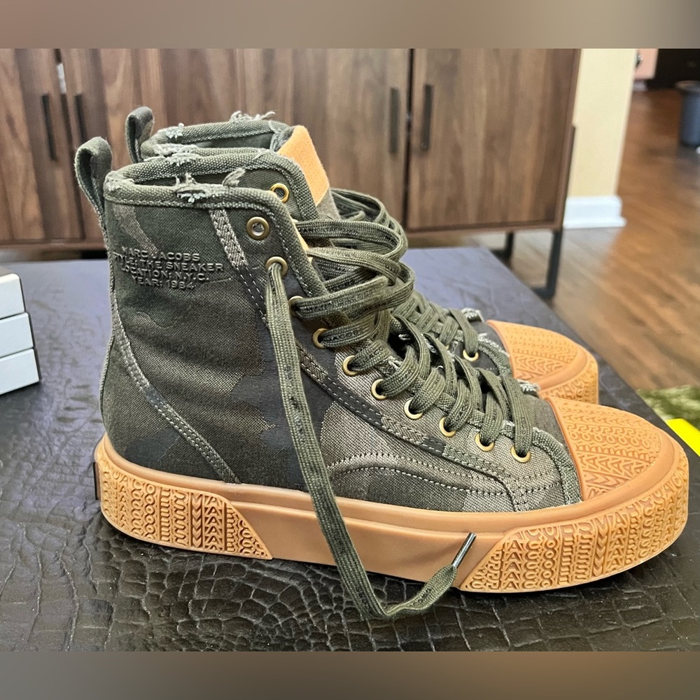 Marc Jacobs Hi Top Sneaker